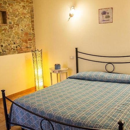 Room In Farmhouse - Apartment In Farmhouse Casolare Dei Fiori Chiesina Uzzanese Buitenkant foto